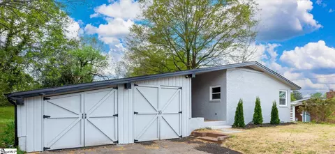 111 E Belvedere Rd, Greenville, SC 29605