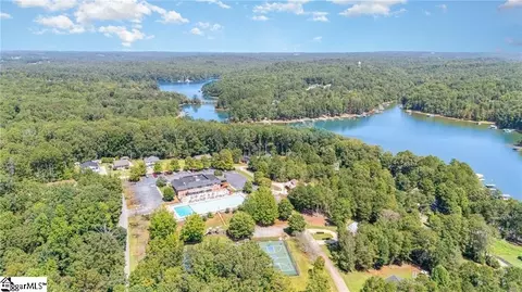 157 E Spartan Dr, Westminster, SC 29693 photo 5