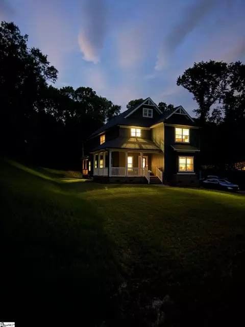 318 Dancing Water Dr, Chesnee, SC 29323