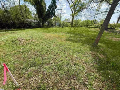 403 W Centennial St, Clinton, SC 29360