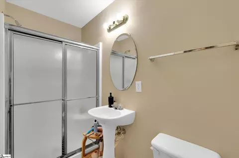 Bath - 213 Springfield Cir, Easley, SC 29642 photo 3 of 4