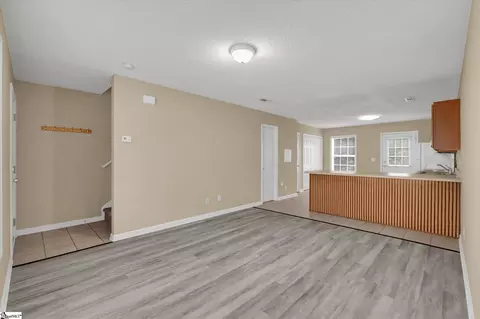 Living - 213 Springfield Cir, Easley, SC 29642 photo 4 of 5