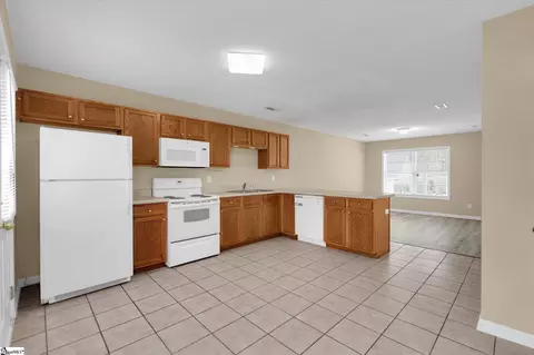 Kitchen - 213 Springfield Cir, Easley, SC 29642 photo 3 of 6