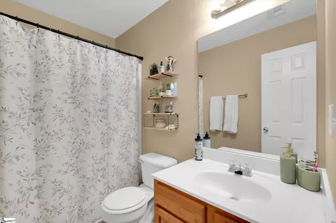 Bath - 213 Springfield Cir, Easley, SC 29642 photo 4 of 4