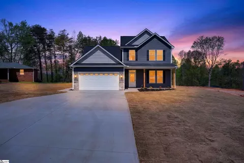 61 Mccauley Ln, Travelers Rest, SC 29690