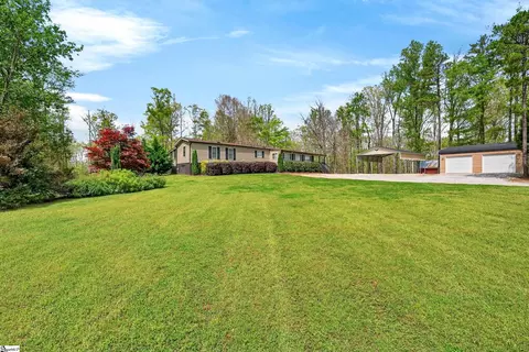 71 Lodgeview Ct, Gray Court, SC 29645