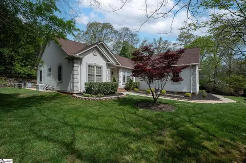 208 Glen Meadows Dr, Simpsonville, SC 29680