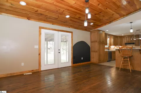Living - 112 Aiken St, Central, SC 29630 photo 1 of 1