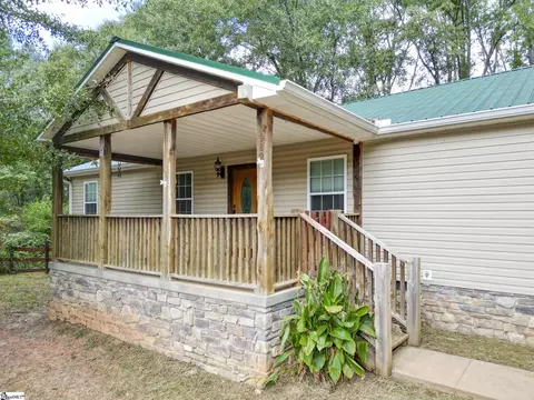 112 Aiken St, Central, SC 29630