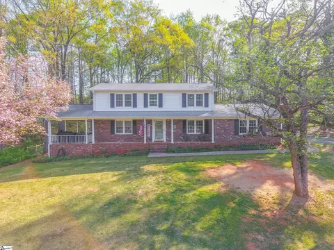 300 Elmwood St, Easley, SC 29642