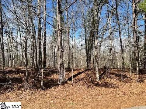 137 Katora Ln, Pelzer, SC 29669