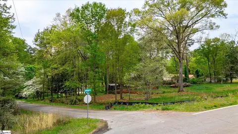 110 Jessamine Dr, Central, SC 29630 photo 3