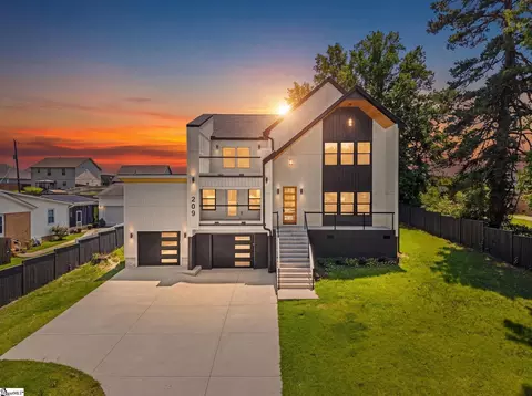 209 Redmond Dr, Fountain Inn, SC 29644