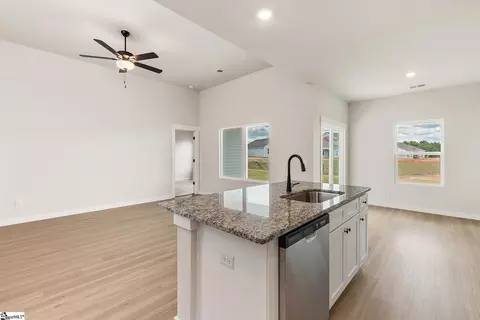 1069 Mossy Oak Dr, Moore, SC 29369 photo 8