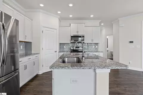Kitchen - 421 Yellow Fox Rd, Greer, SC 29650 photo 2 of 5