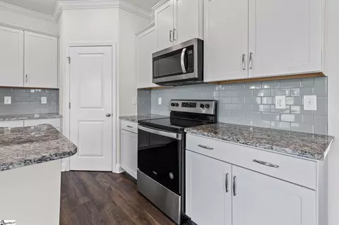 Kitchen - 421 Yellow Fox Rd, Greer, SC 29650 photo 4 of 5