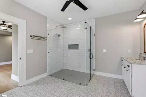 Bath - 230 Horseshoe Rd, Honea Path, SC 29654 photo 2 of 4