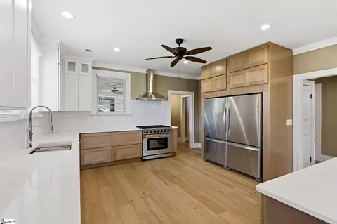 Kitchen - 230 Horseshoe Rd, Honea Path, SC 29654 photo 2 of 4