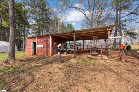 Exterior - 230 Horseshoe Rd, Honea Path, SC 29654 photo 6 of 9