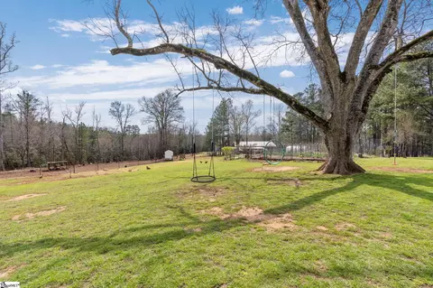 Exterior - 230 Horseshoe Rd, Honea Path, SC 29654 photo 4 of 9