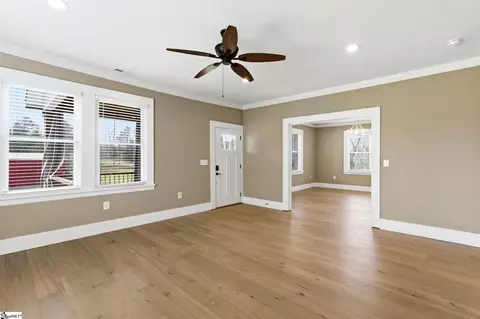 Living - 230 Horseshoe Rd, Honea Path, SC 29654 photo 2 of 3