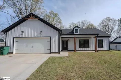 203 Mr Jim Ln, Clinton, SC 29325