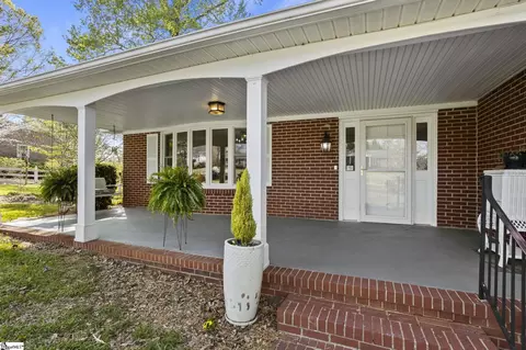 126 Shannon Lake Cir, Greenville, SC 29615