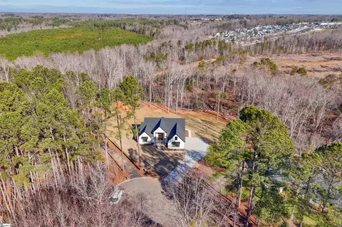 1292 Deerfield Dr, Spartanburg, SC 29302