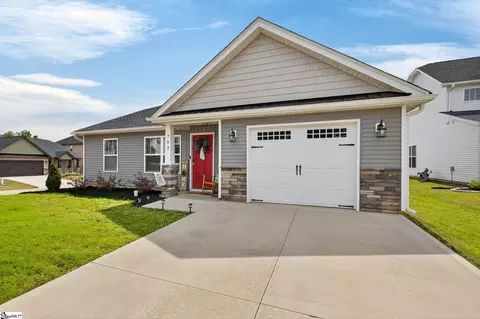 703 Burbrook Ln, Boiling Springs, SC 29316
