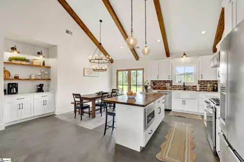 Kitchen - 2610 Erwin Mill Rd, Honea Path, SC 29654 photo 2 of 4