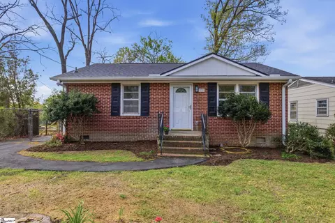 7 Picadilly St, Taylors, SC 29687