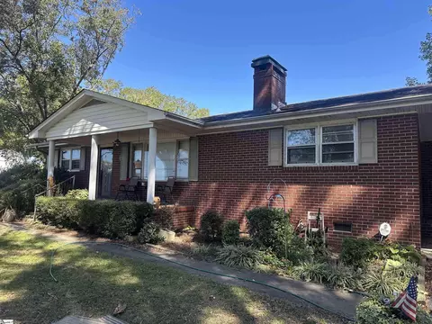 374 Flatwood Rd, Spartanburg, SC 29303