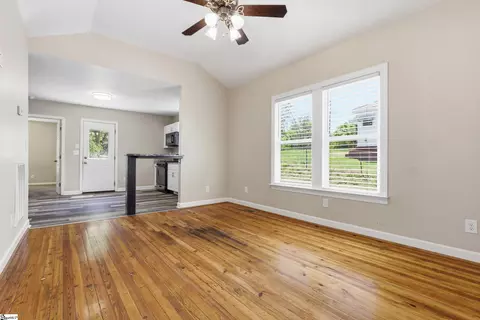 Living - 405 Hill St, Easley, SC 29640 photo 2 of 5