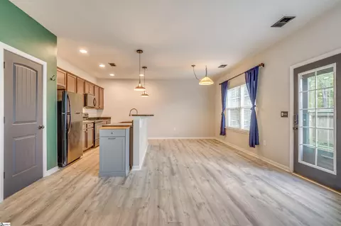 Living - 309 Grant St, Easley, SC 29640 photo 3 of 3