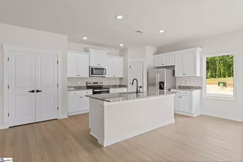 1237 Crested Iris St, Moore, SC 29369 photo 5