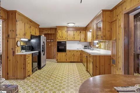 Kitchen - 305 Nelson Dr, Anderson, SC 29621 photo 4 of 4