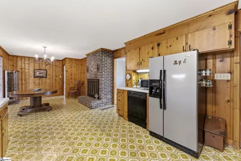 Kitchen - 305 Nelson Dr, Anderson, SC 29621 photo 1 of 4