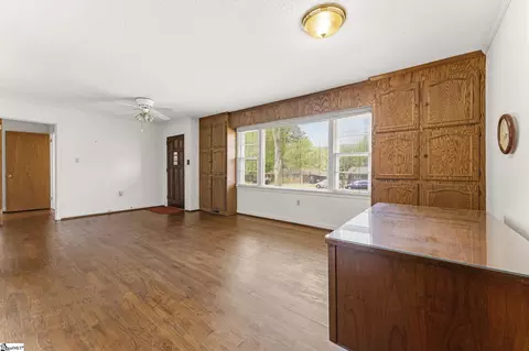 Living - 305 Nelson Dr, Anderson, SC 29621 photo 1 of 9