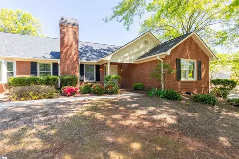 142 Fairoaks Dr, Greenville, SC 29615