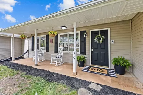 79 Wofford Rd, Taylors, SC 29687
