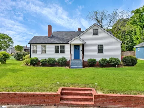 201 Pine St, Clinton, SC 29325