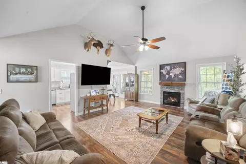 113 Raintree Ct, Easley, SC 29642 photo 2