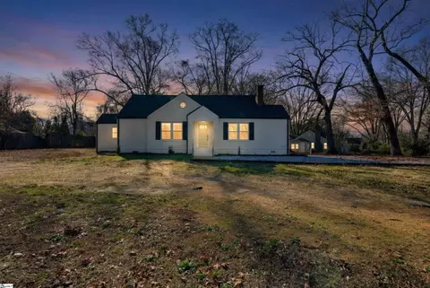 11 Willow Springs Dr, Greenville, SC 29607