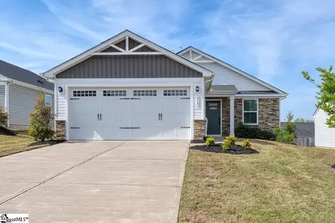 917 Blue Willow Ct, Spartanburg, SC 29302