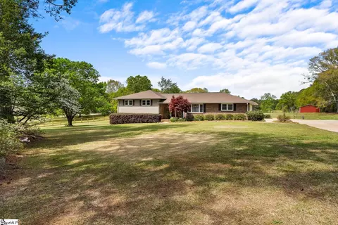 124 Center Pointe Rd, Belton, SC 29627