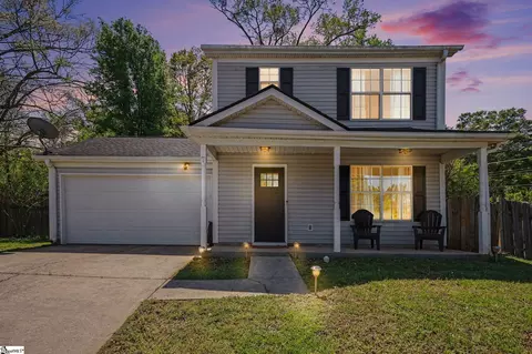 7 Diamond Hill Ct, Greer, SC 29651