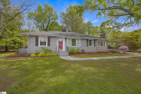 109 Hale Dr, Taylors, SC 29687