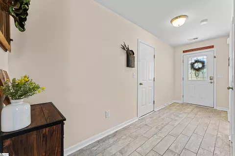 Entry Way - 348 Victory Ln, Moore, SC 29369 photo 1 of 6