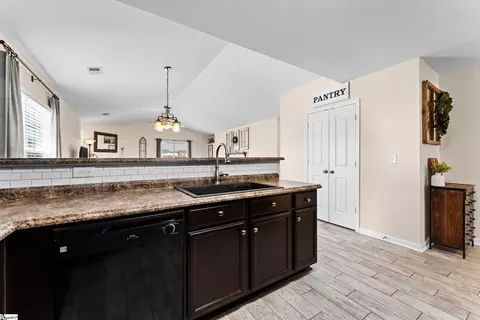 Kitchen - 348 Victory Ln, Moore, SC 29369 photo 3 of 3