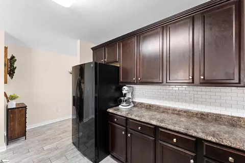 Kitchen - 348 Victory Ln, Moore, SC 29369 photo 2 of 3